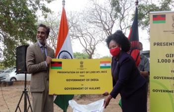 India gifted 1,000 MTs of Rice to Malawi. The gift was handed over to the Deputy Minister of Agriculture by the High Commissioner of India on 26 October 2021 at a Presentation Ceremony in Lilongwe